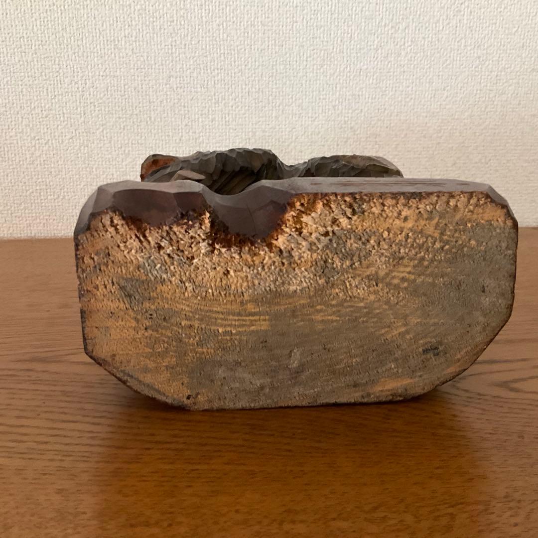 木彫りの熊　ガラス目　鮭背負い