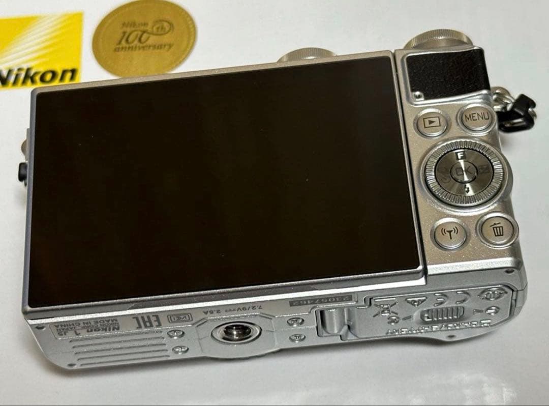 ※山　Nikon1 J5ダブルレンズキット　ミラーレス一眼