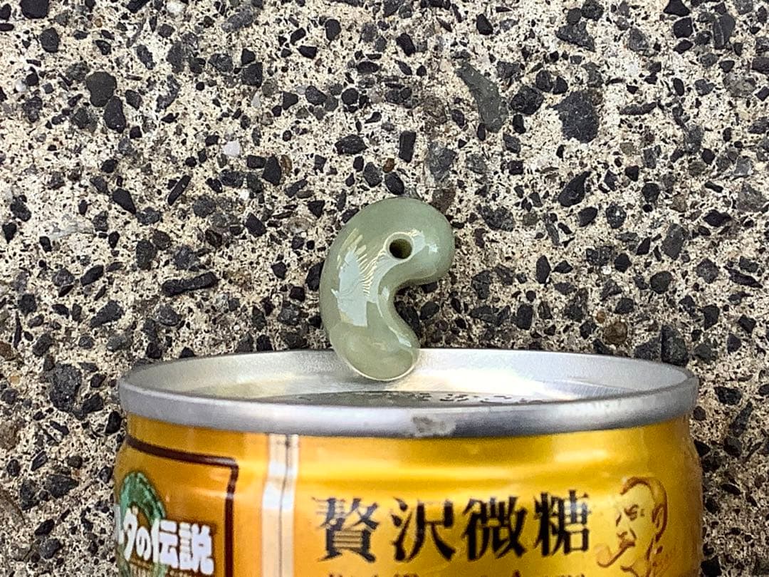 ⭕️抜群の艶と照り　鏡面磨き　極上糸魚川翡翠ジェダイト勾玉　幸運引き寄せ　鑑定済み