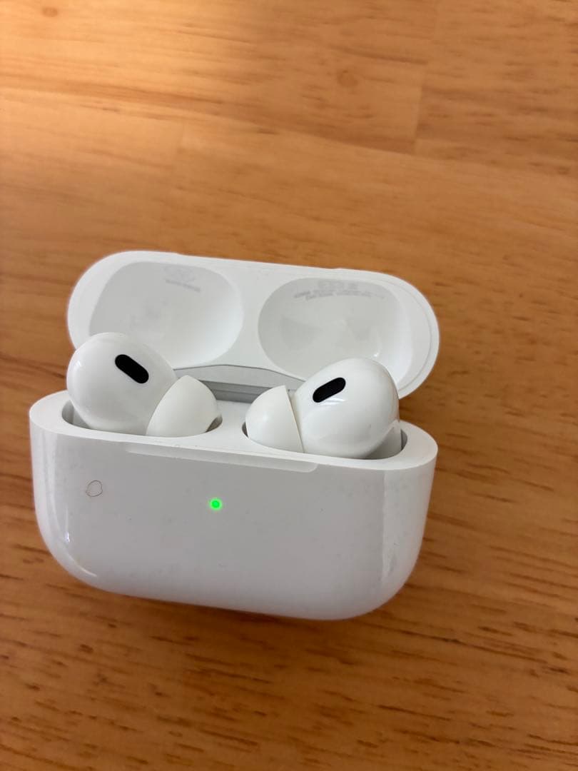 美品AirPods Pro第2世代（エジューカバー付き）