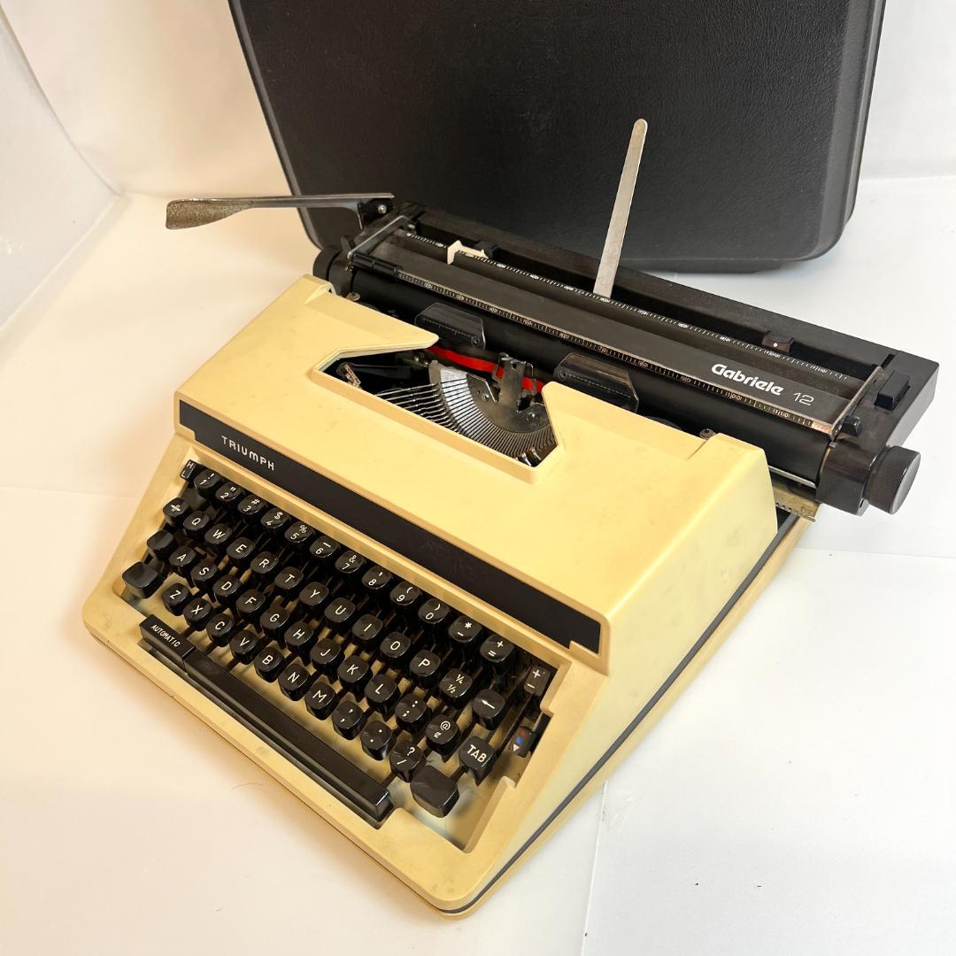 タイプライター　TRIUMPH/Adler GABRIELE 12　動作確認済み