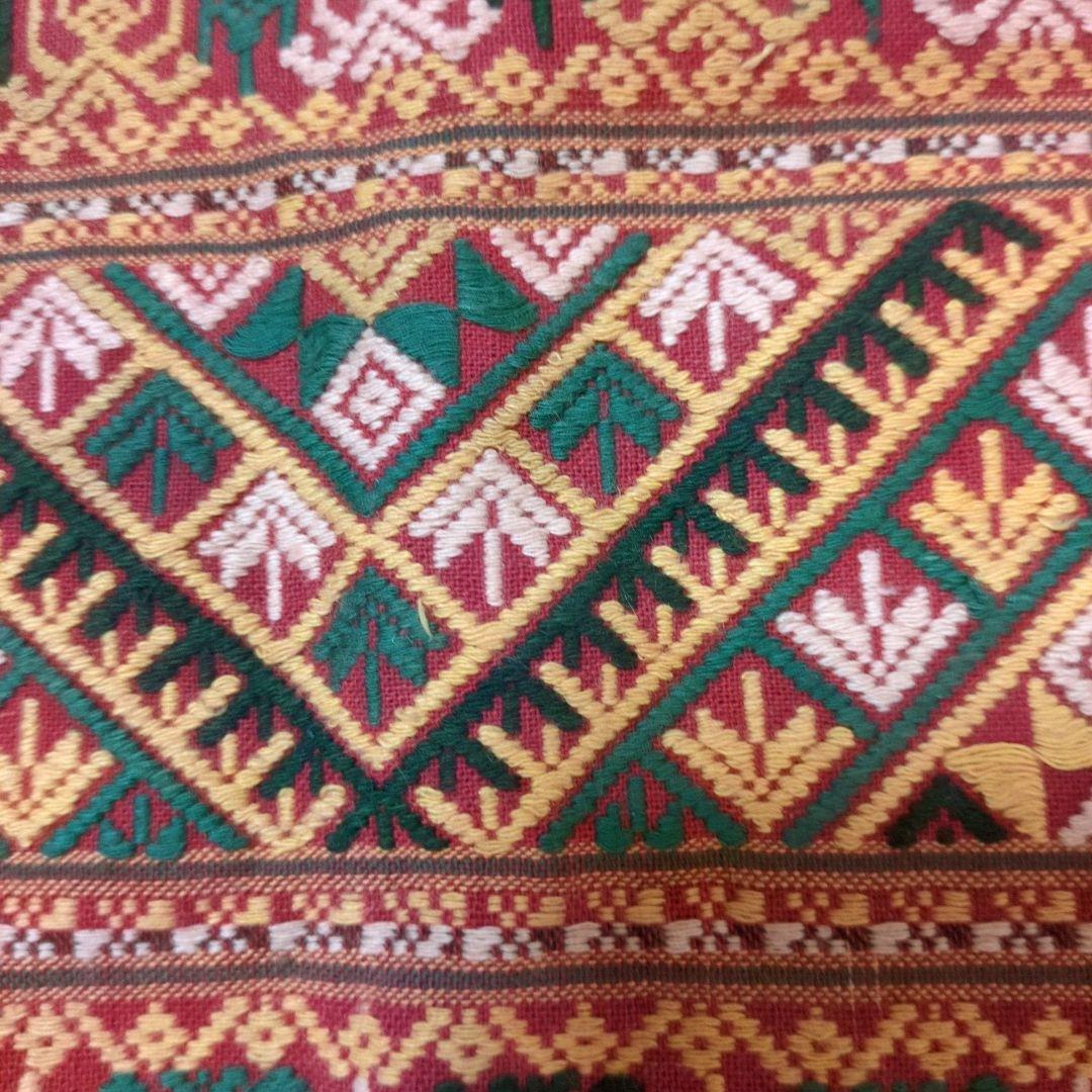 タイ　民族衣装　スカート　生地　刺繍