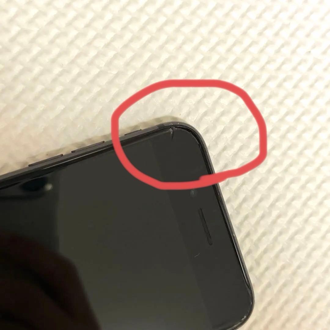 iPhone 8 SIMロック無し　バッテリー最大容量　83% 64GB
