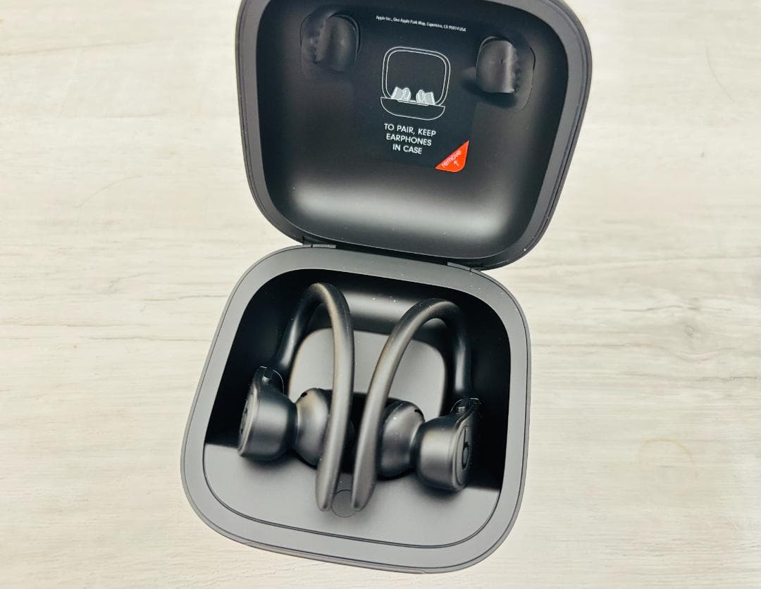 【わっく】Powerbeats Pro ブラック 充電ケース付き