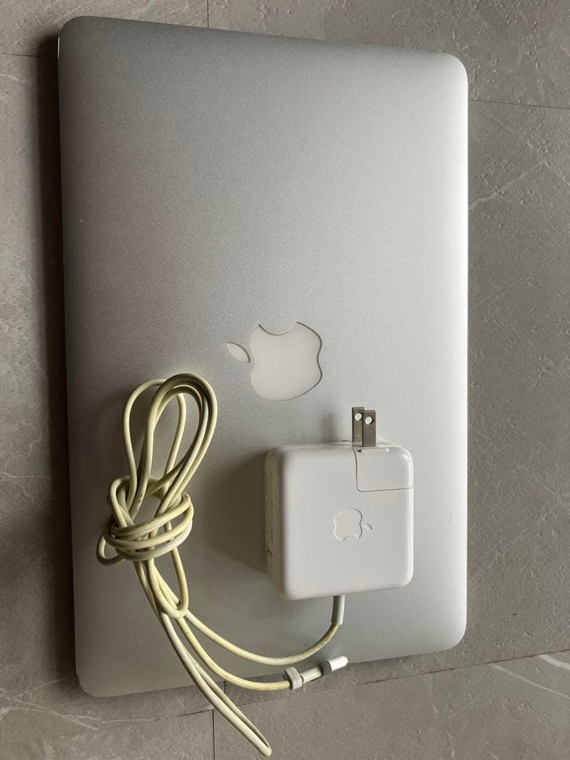 MacBook Air 11インチ（Mid 2013）A1465 充電器付き
