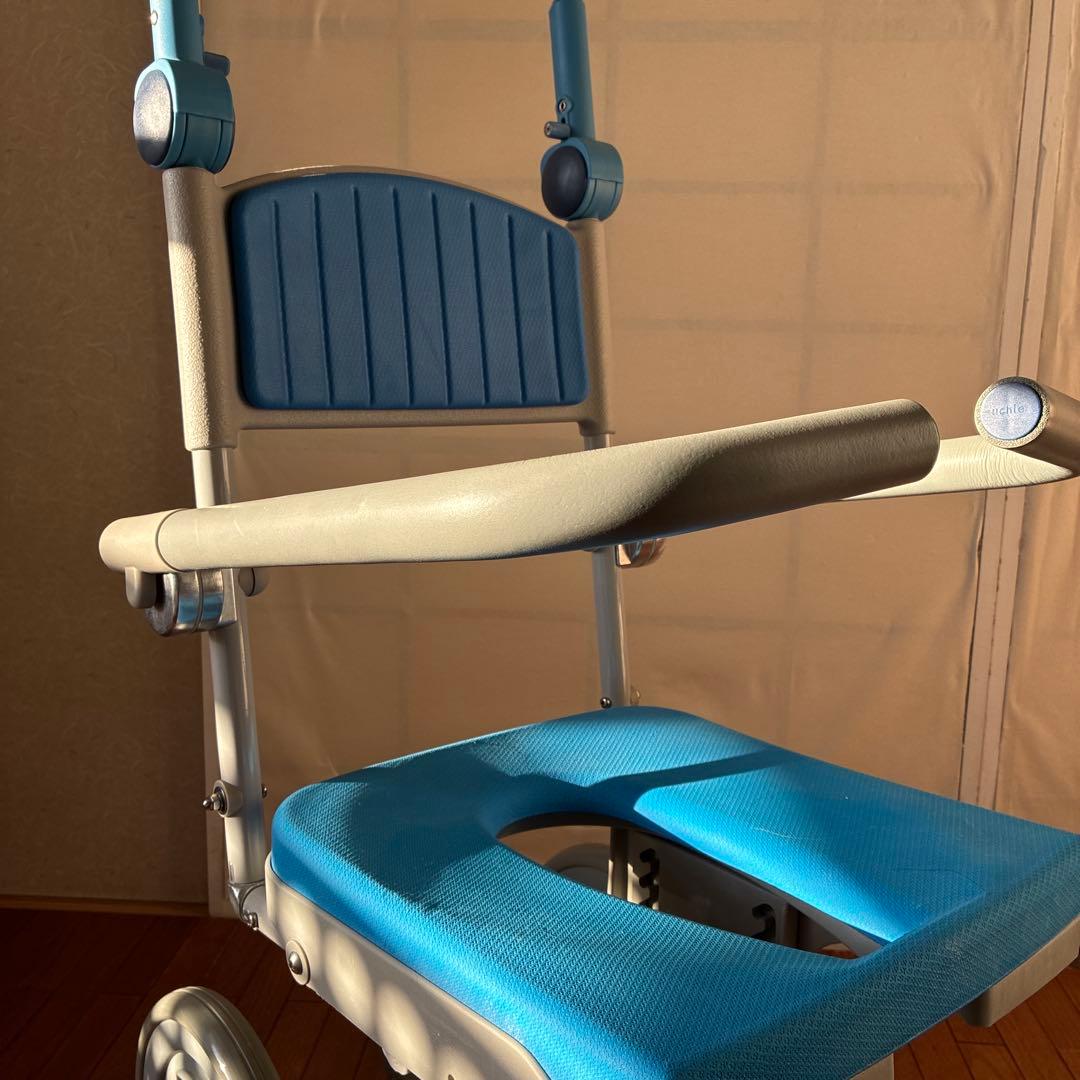 入浴用車椅子 青