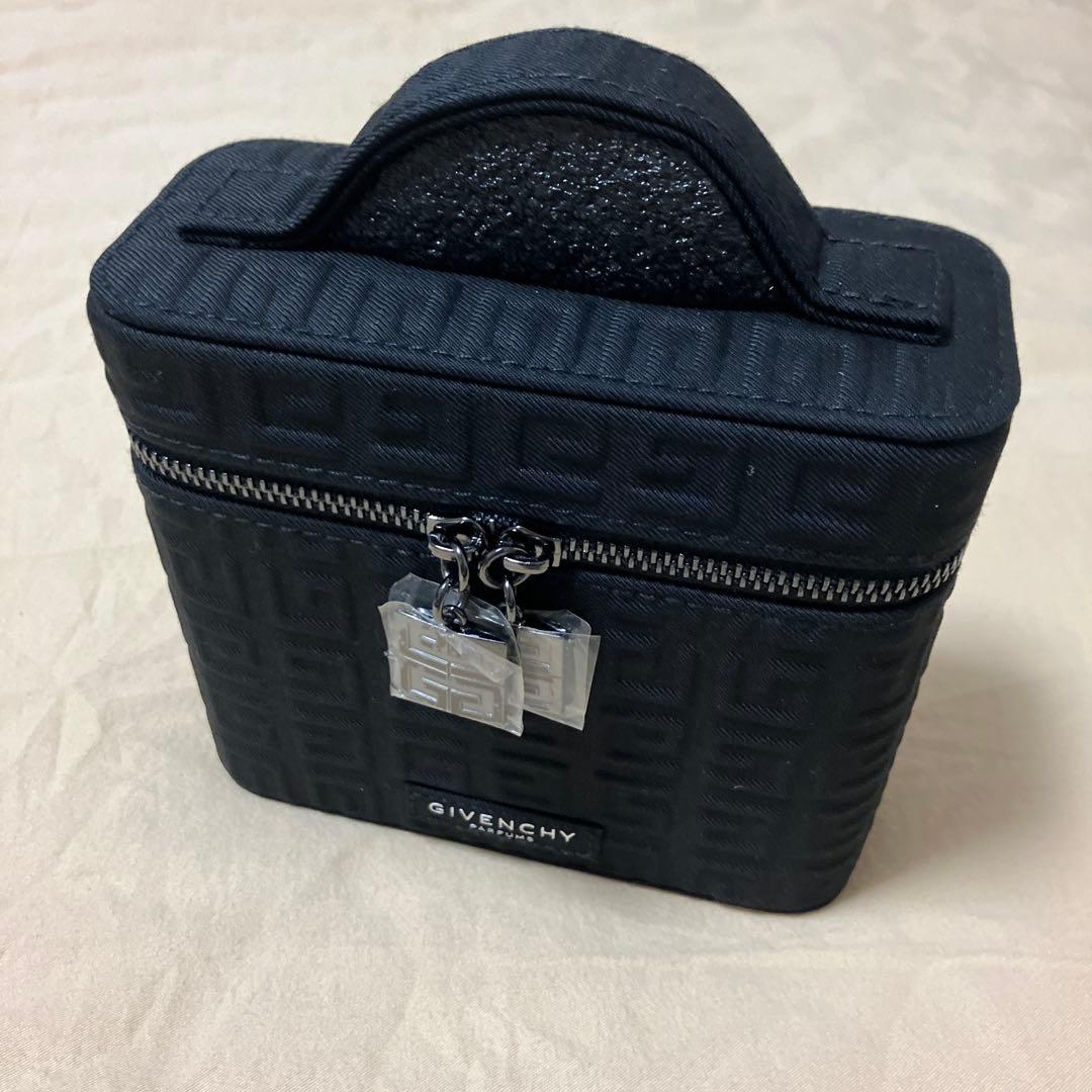 GIVENCHY ブラックバニティ