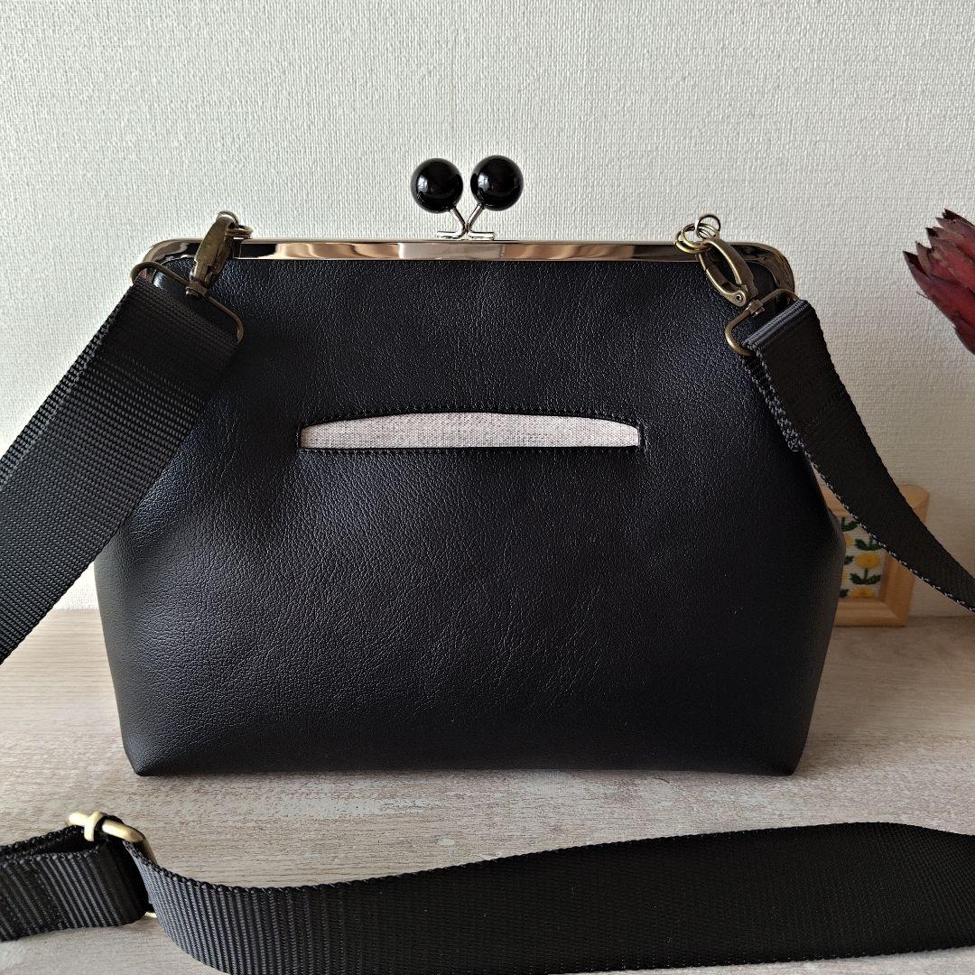 がま口バッグ　シルバーリンゴと黒レザーのコンビ　切り替え　ハンドメイド
