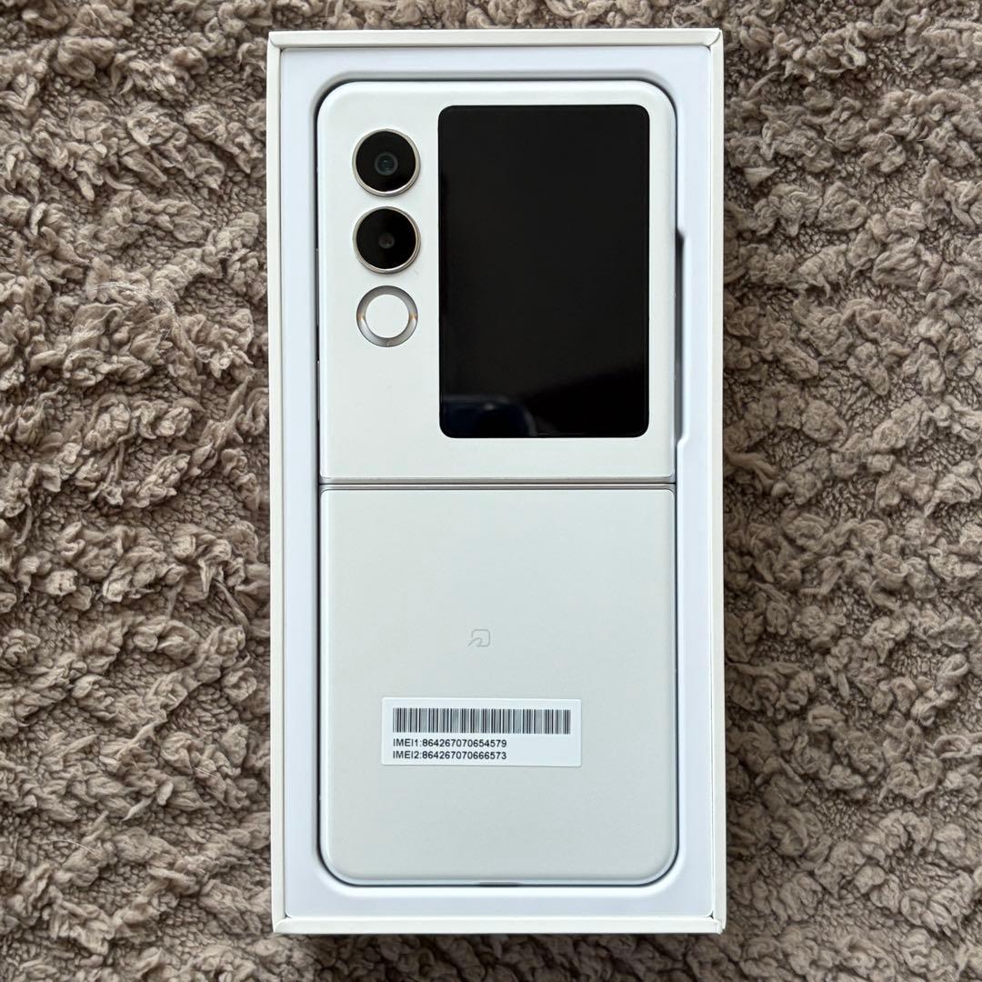 【美品】 nubia Flip 2 A404ZT ホワイト
