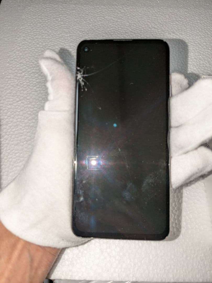 Google Pixel 4a 5G ジャストブラック ひびズズッです。