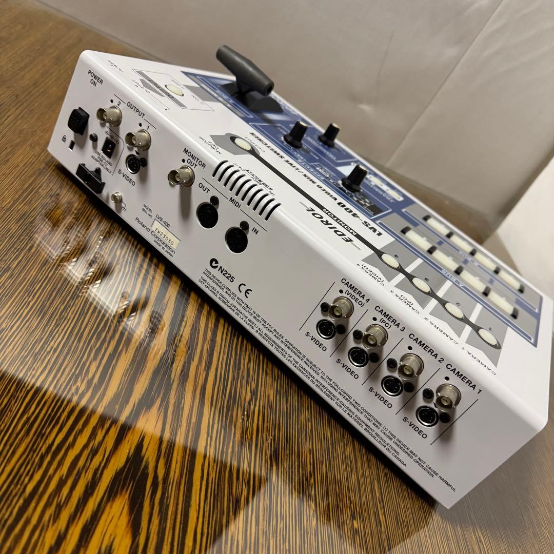 Roland LVS-400 4チャンネル ビデオミックスライブスイッチャー