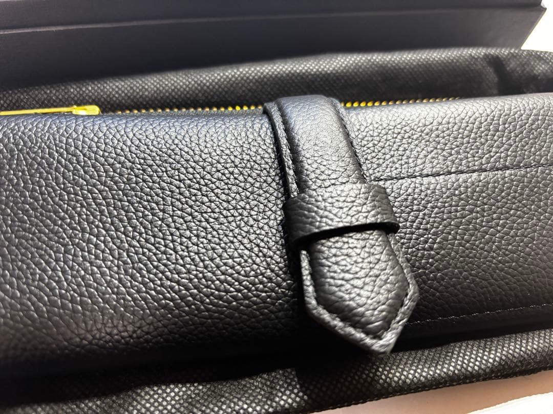 バハギア　ペンケース　ロール型　ファスナーモデル　シュリンクレザー　箱無し