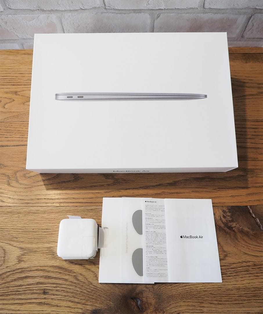 Apple MacBook Air 2020 13“ M1 512G シルバー