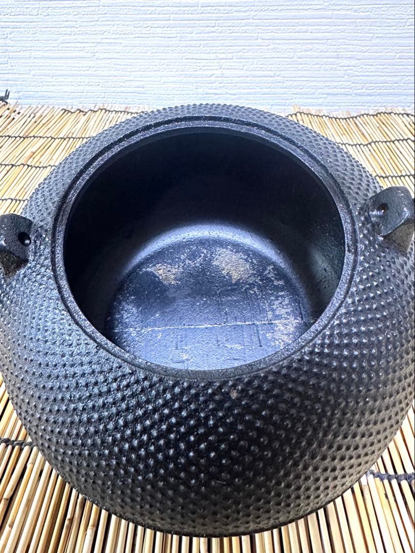 未使用品相当　南部岩鋳造　１２型アラレ　南部鉄瓶　南部鉄器　鉄瓶