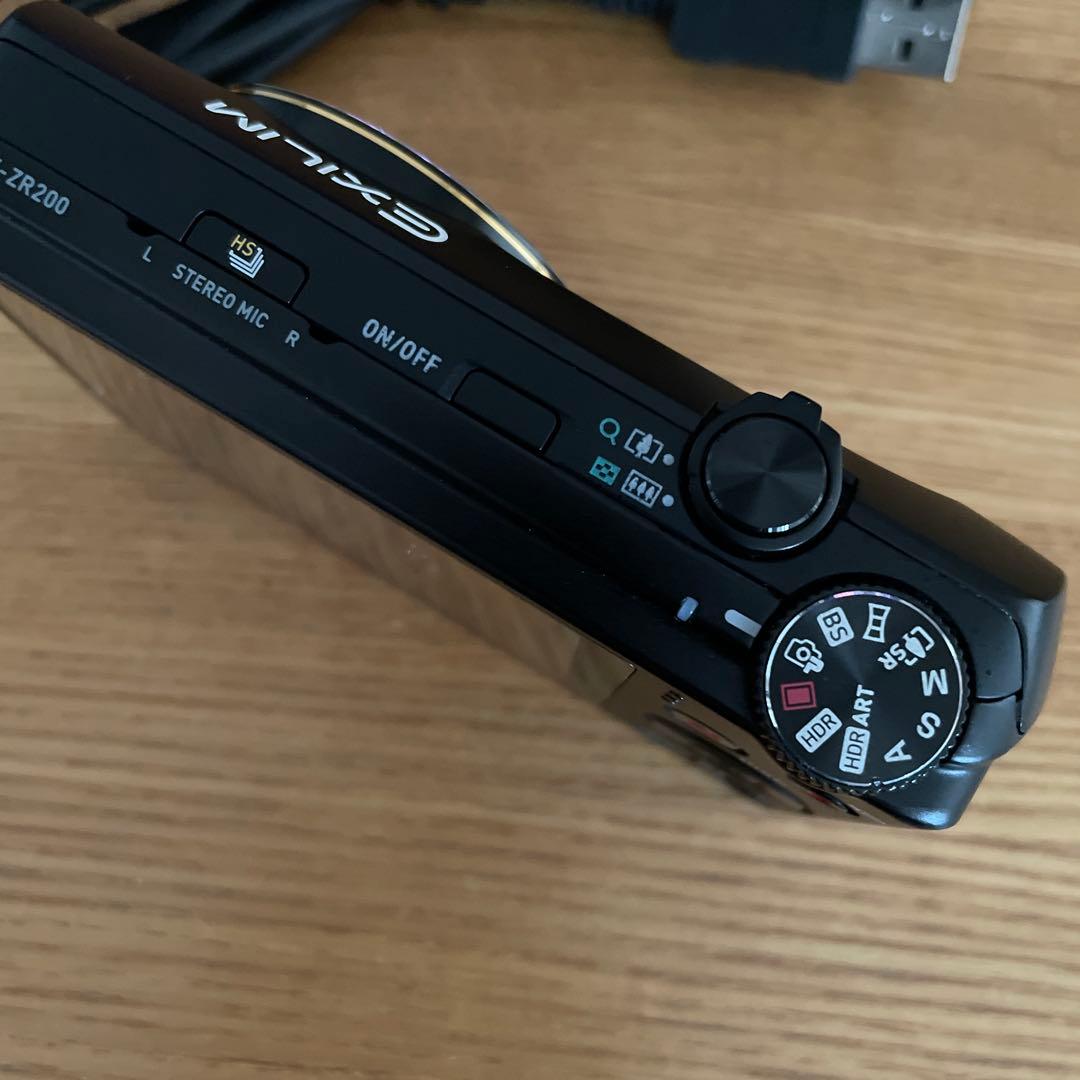 CASIO EXILIM EX-ZR200 ブラック　コンパクトデジタルカメラ