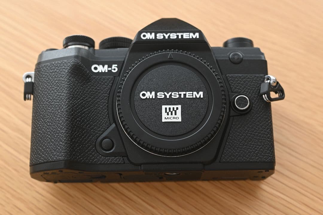 OM SYSTEM OM-5 本体 純正バッテリー2個 バッテリーチャージャー付