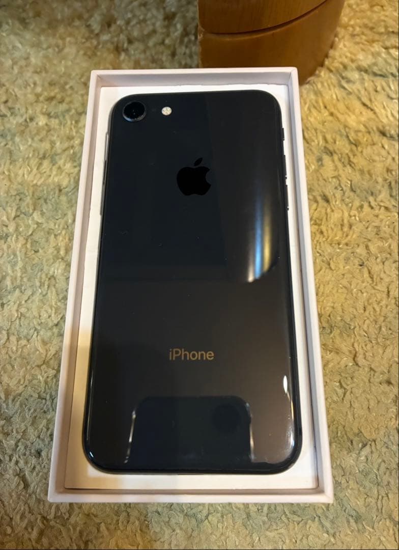 iPhone 8 ブラック 本体 箱とケース付き