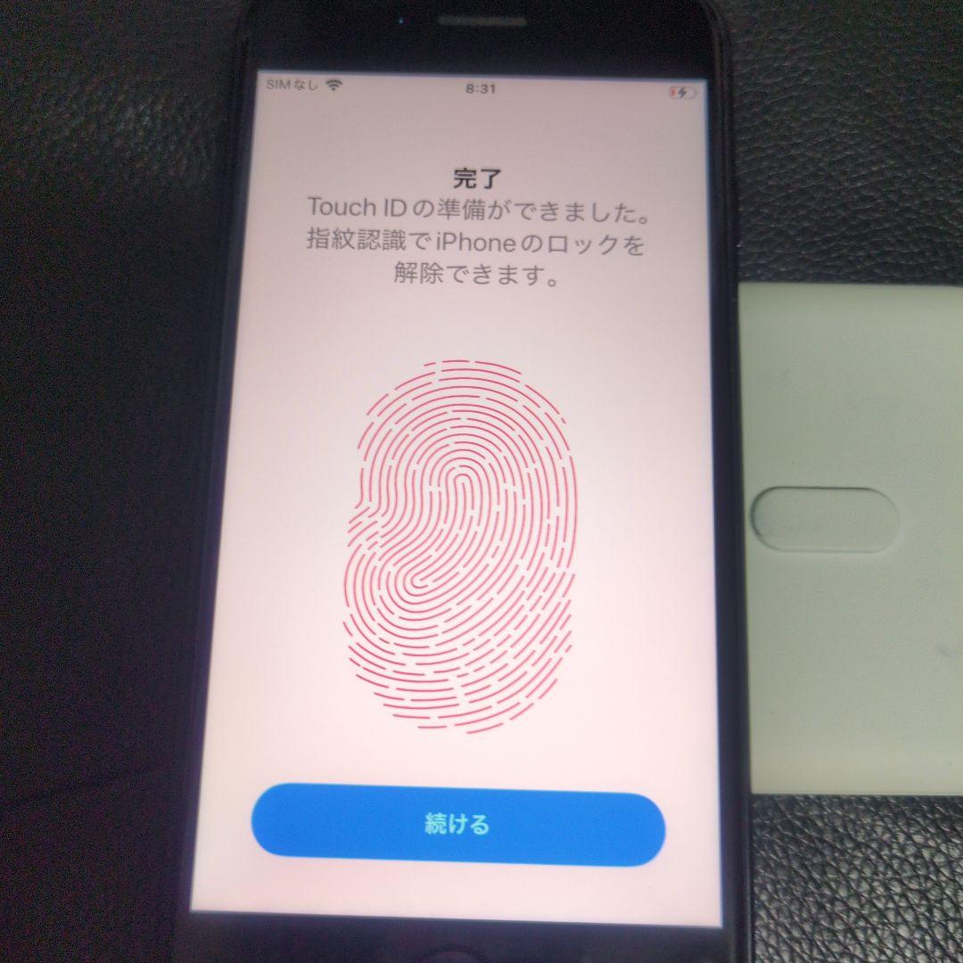 65 美品　iPhone　se3 第3世代　64gb SIMフリー　黒　ブラック