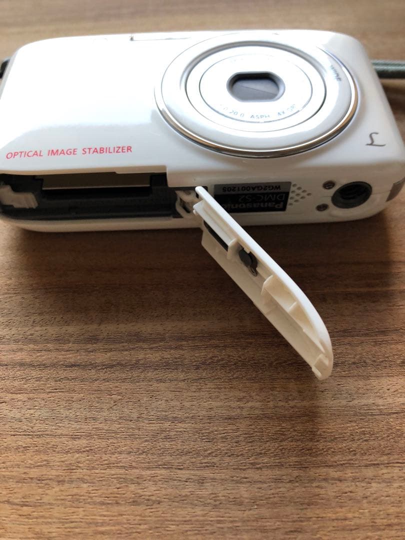 デジカメ美品動作確認済Panasonic パナソニックLUMIX DMC-S2白