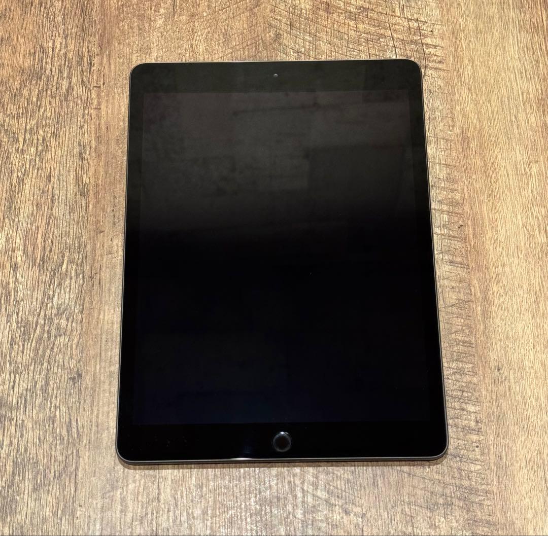 極美品 90％ Apple iPad 第8世代32GBスペースグレー 本体
