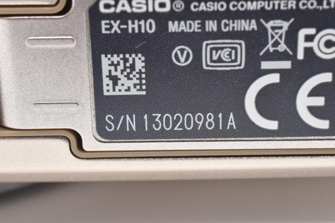 美品 カシオ　CASIO EXILIM EX-H10 ゴールド ＃A509