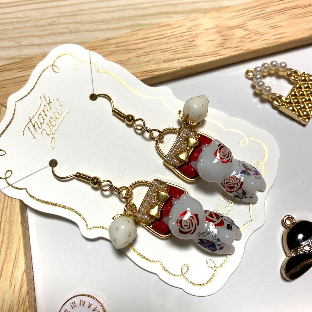 ☆バッグと苺オシャレ猫ちゃんピアス☆①