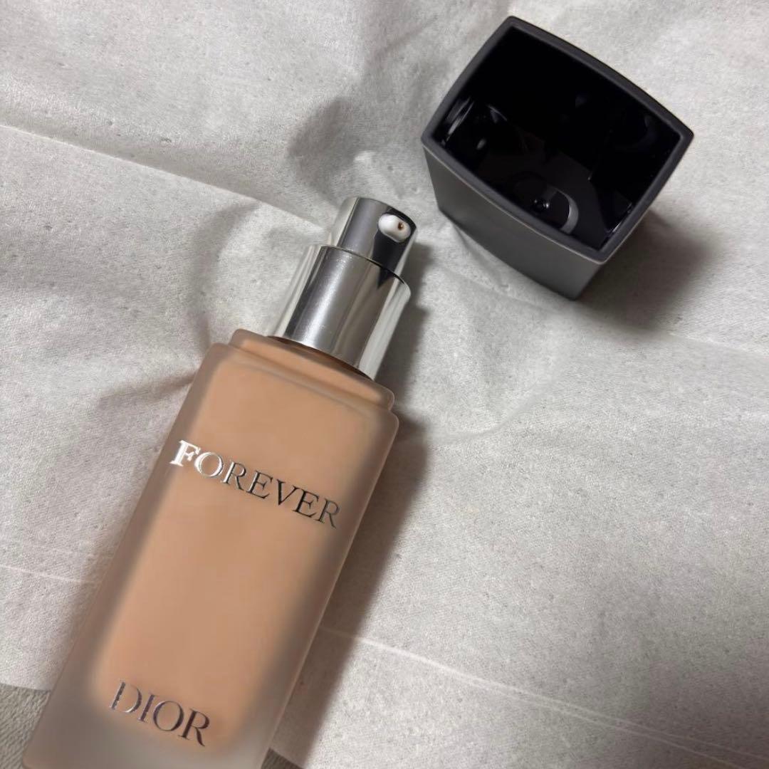 Dior ディオールスキン フォーエヴァー フルイド グロウ