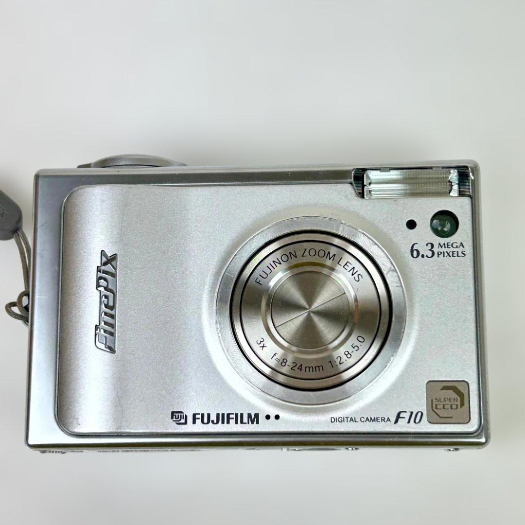 FUJIFILM FINEPIX F10 シルバー　デジカメ【ジャンク扱い】