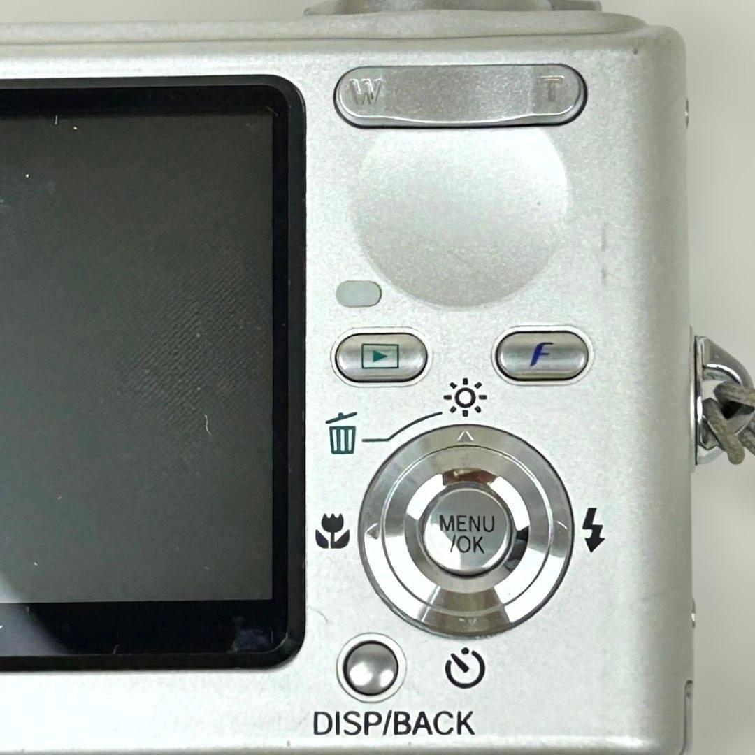 FUJIFILM FINEPIX F10 シルバー　デジカメ【ジャンク扱い】