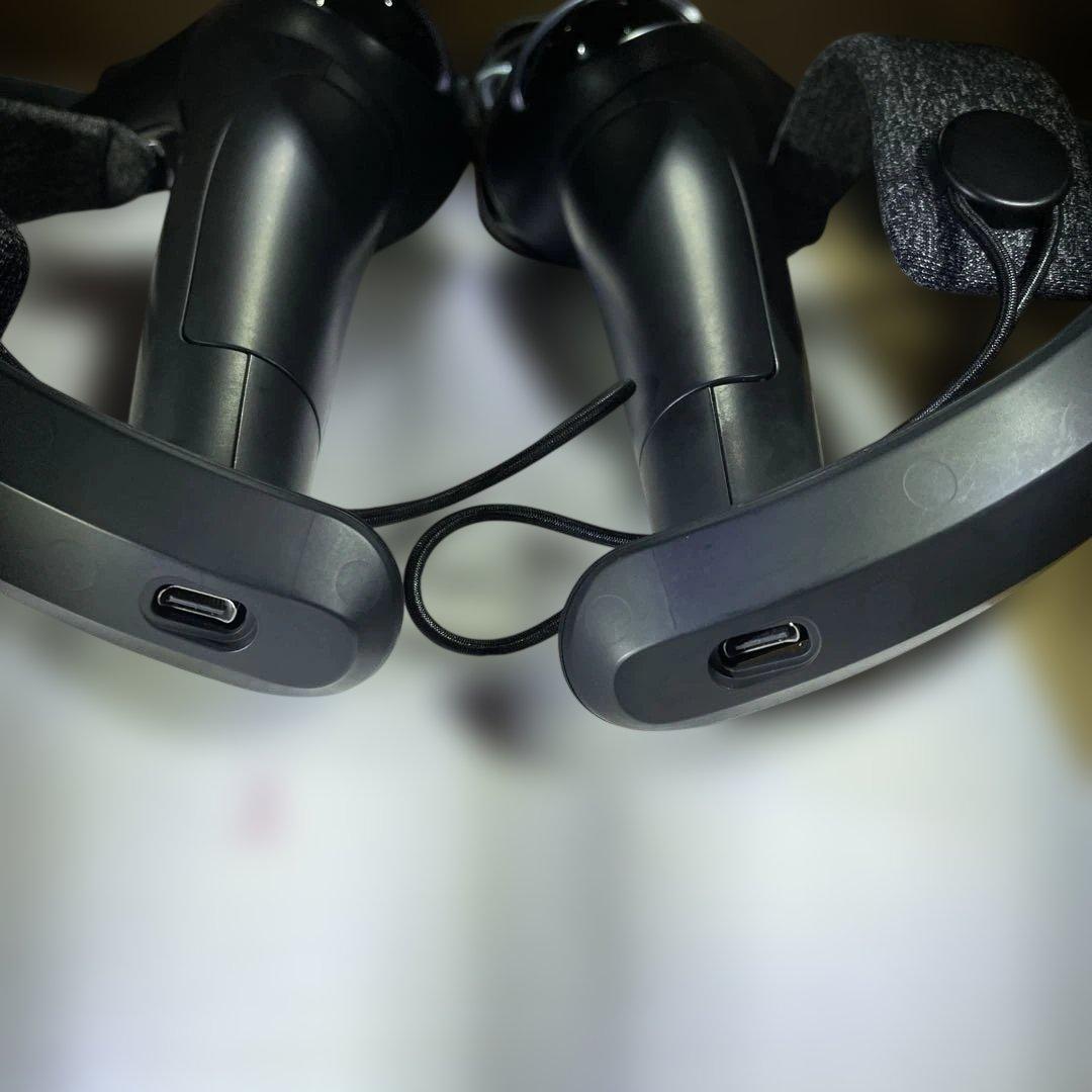 1美品 valve indexコントローラー左右セット 動作確認済み　清掃済み