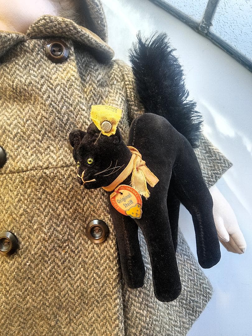 スタイルのよいベルベット猫　シュタイフ　トムキャット　ALL ID’ｓ　黒猫さん