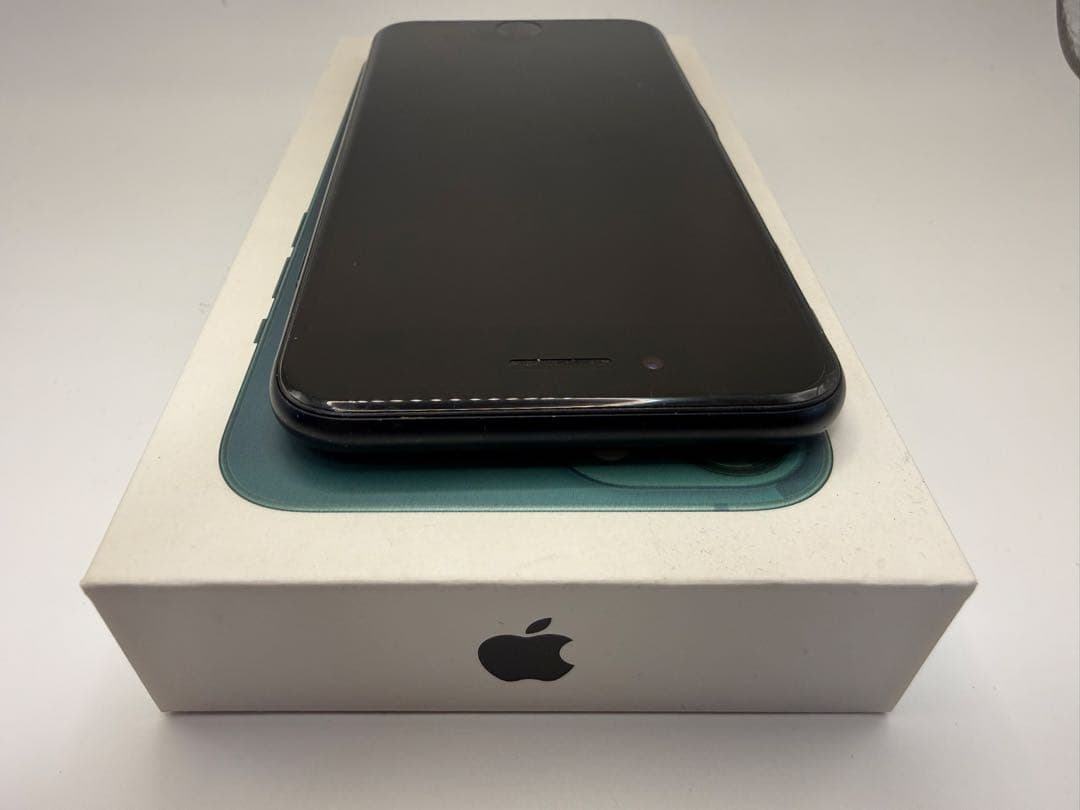 【美品】iPhone SE3 128GB Simフリー　ブラック