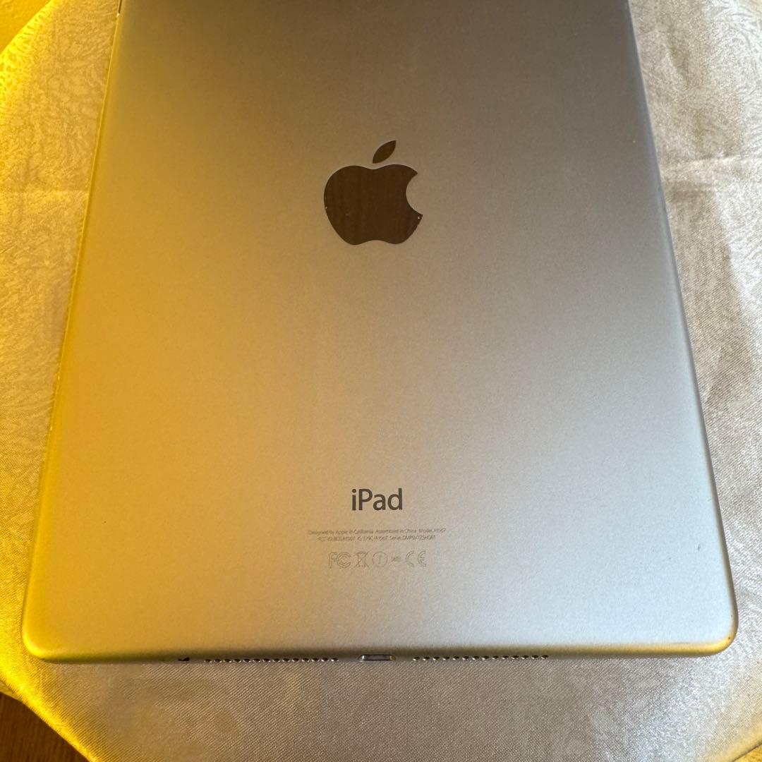 Apple iPadAir 2 シルバー　32GB 本体　動作確認済み