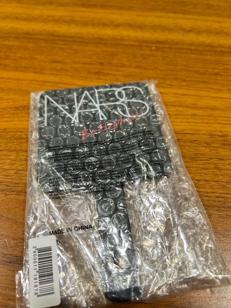 NARS メイクブラシセットとリップスティック