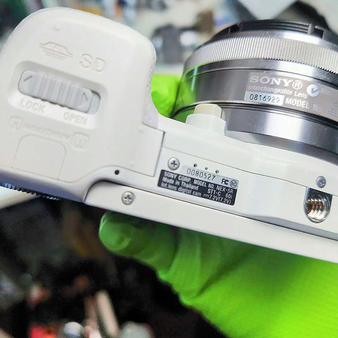 SONY NEX-5R ホワイト（ジャンク扱い）とオマケ