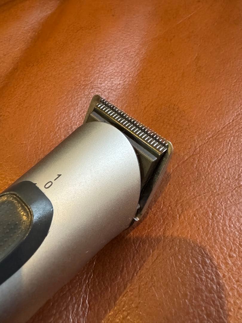 Wella Contura バリカン 充電スタンド付き　HS62