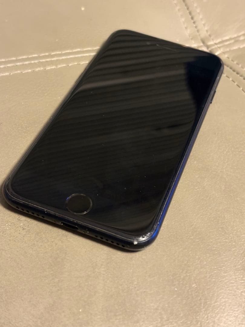 【第三世代】Apple iPhoneSE 64GB SIMフリー 本体のみ