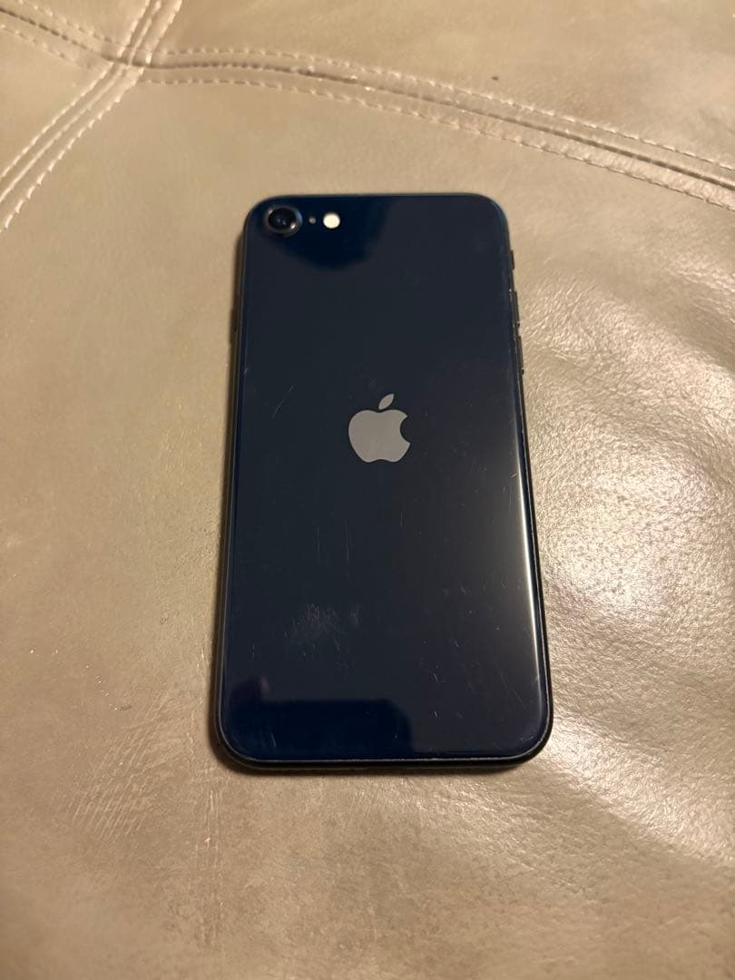 【第三世代】Apple iPhoneSE 64GB SIMフリー 本体のみ