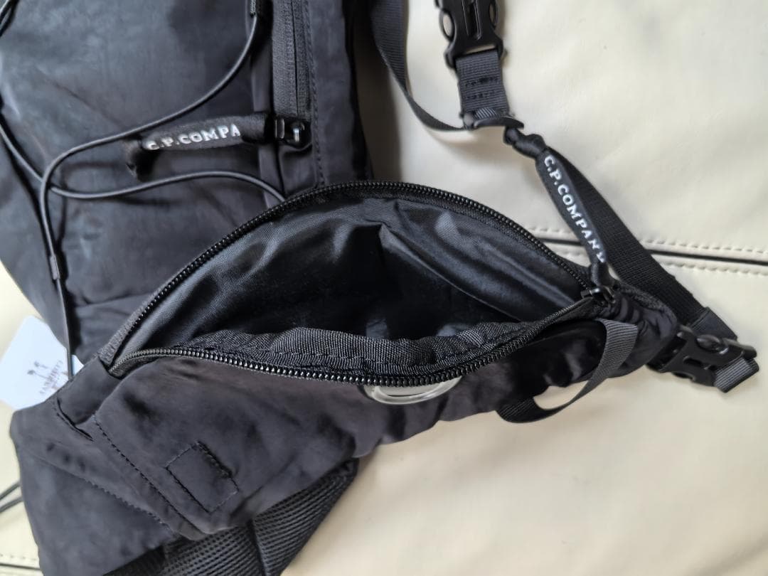 cp company シーピーカンパニー レンズショルダーバッグ ブラック