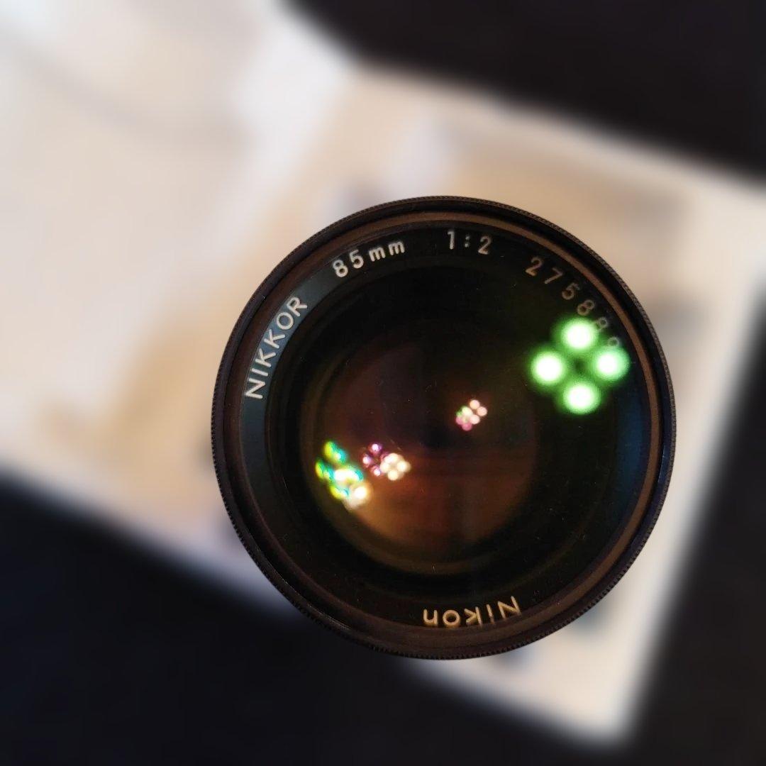 NIKKOR 85mm f/2 レンズ
