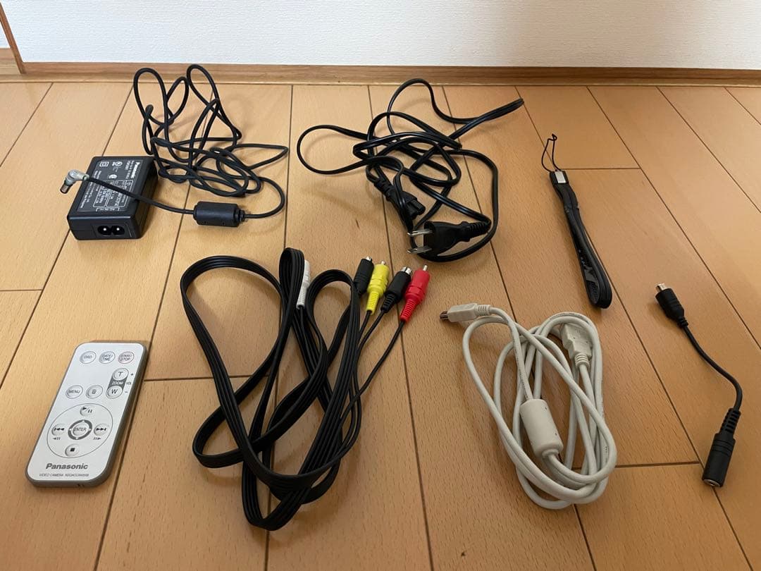 Panasonic SDR-S100 ビデオカメラ 本体