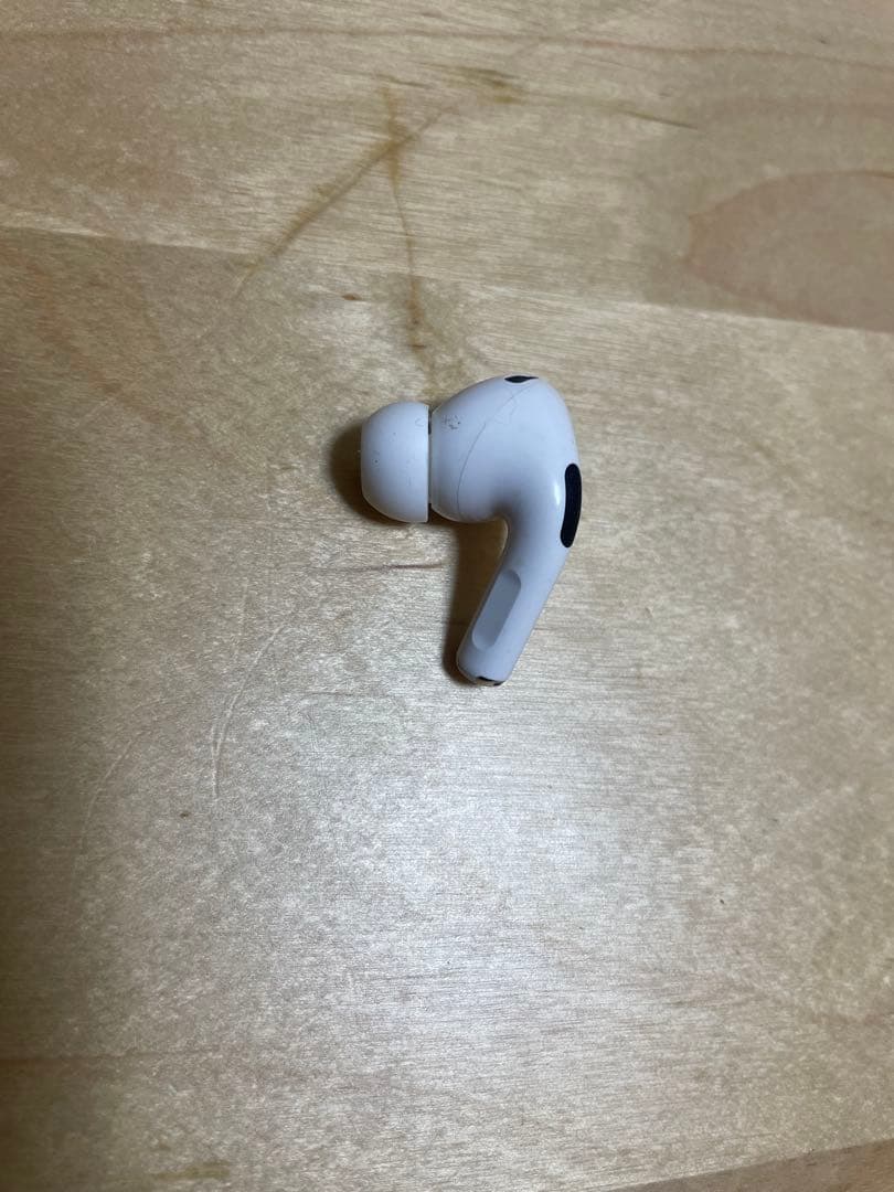 AirPods Pro2 イヤホン左耳　C-type 本体　保護カバー２つ