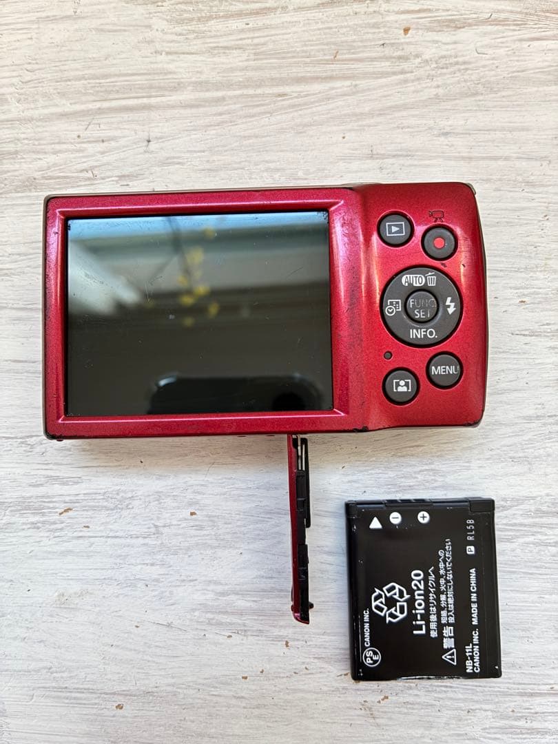 Canon IXY 200 レッド