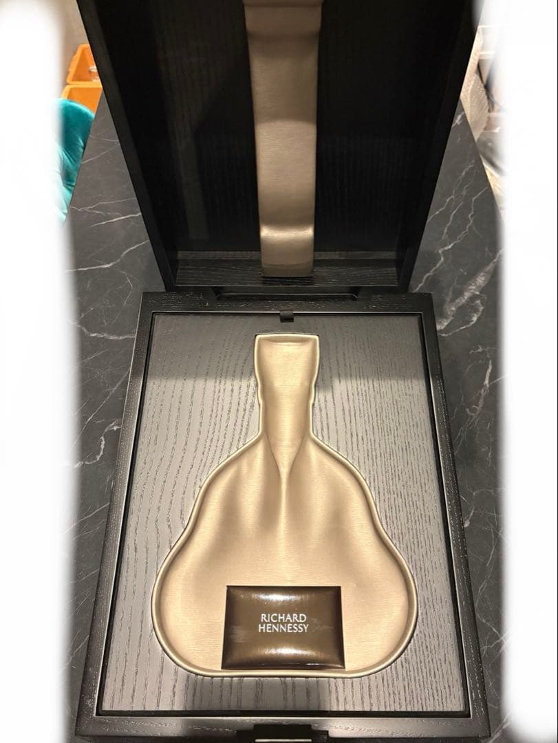 リシャールヘネシー　RICHARD HENNESSY 空箱・衣装箱
