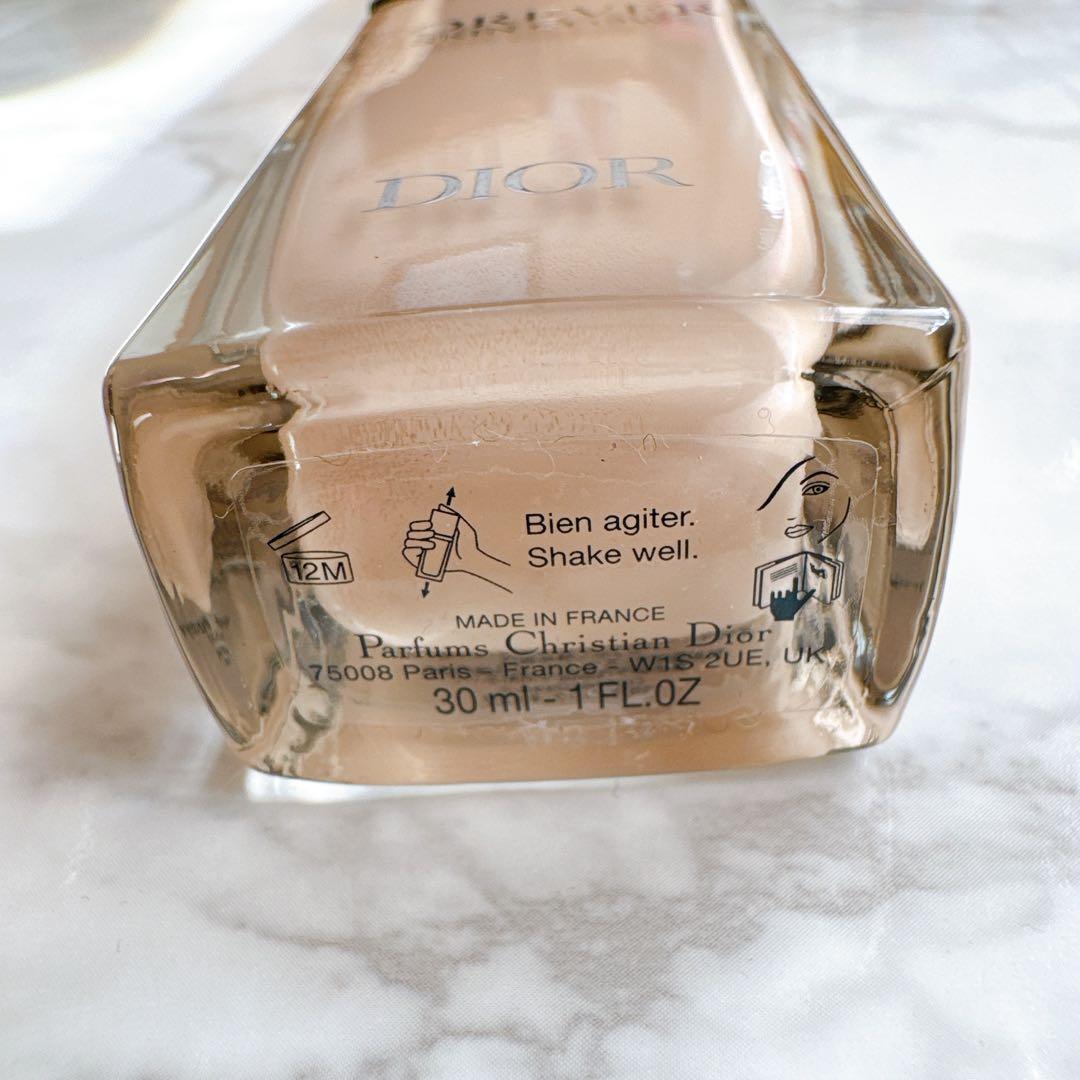 ★新品同様★Dior ディオールスキン フォーエヴァー フルイド グロウ 1N