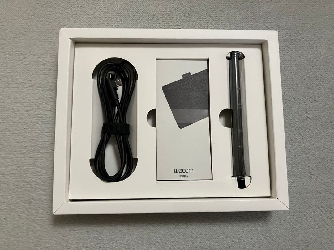 Wacom Intuos ペンタブレット 本体 CTL-4100WL/K0