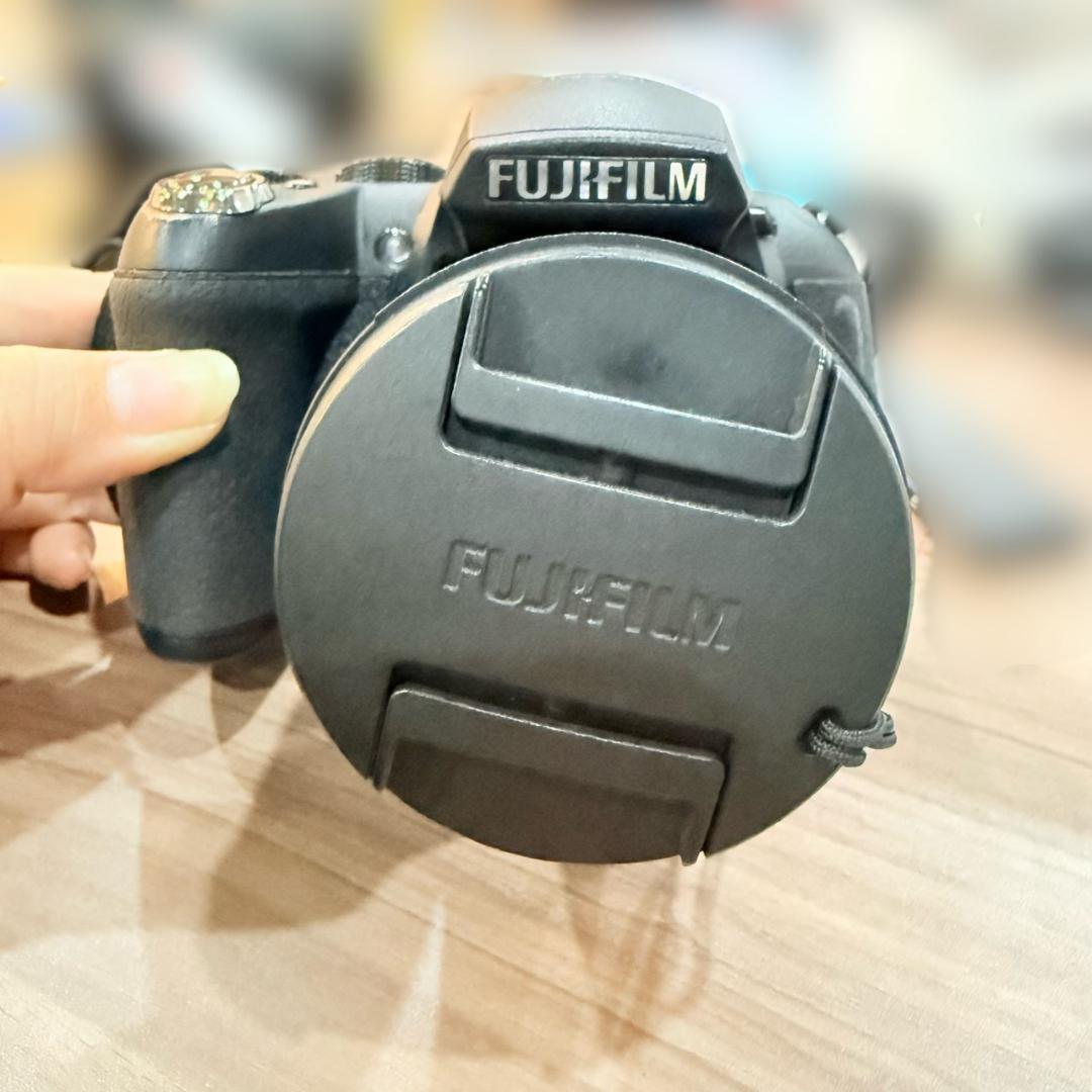 FUJIFILM 富士フイルム FinePix HS10 ネオ一眼 30倍ズーム