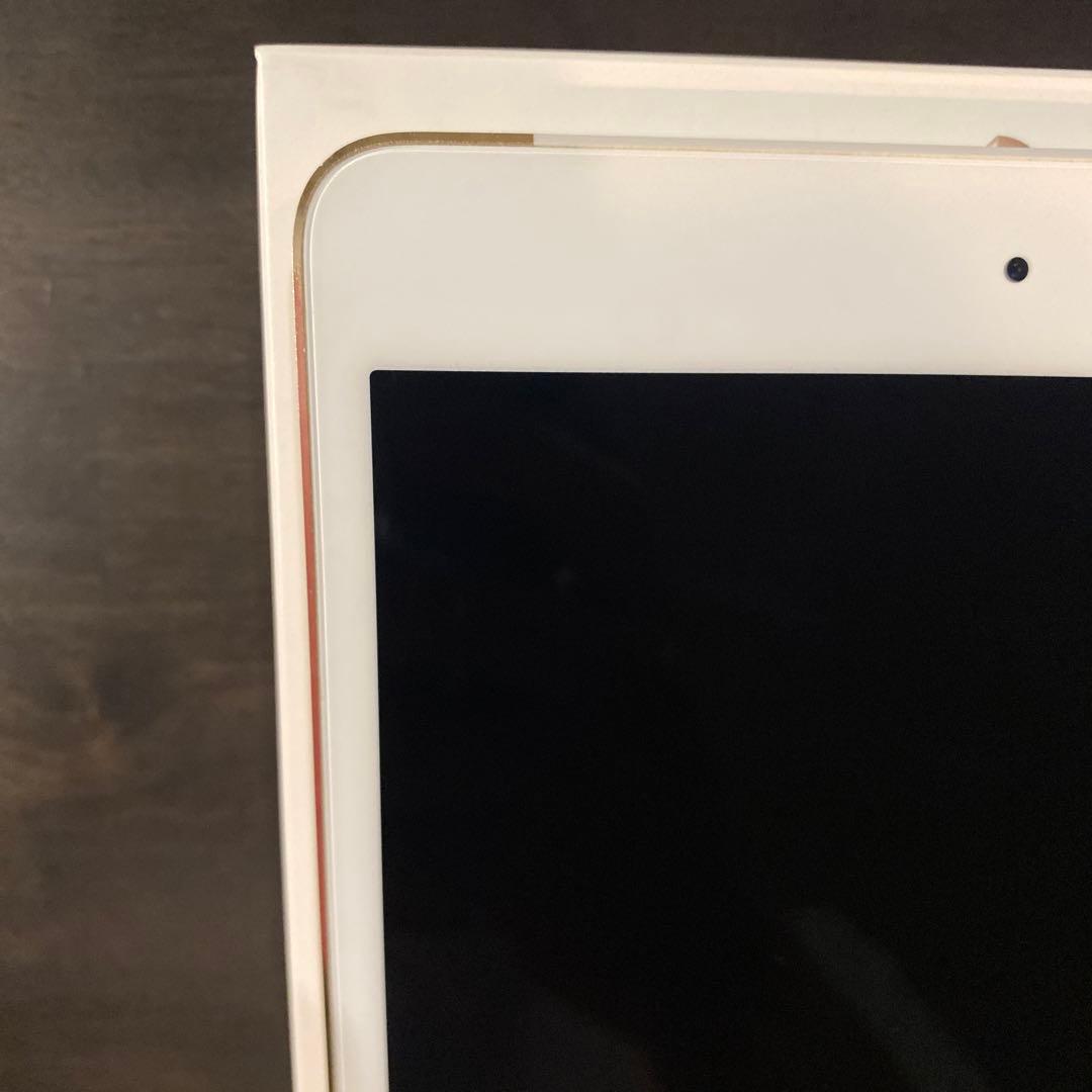 ipad mini4 128gb ゴールド 背面に割れあり 箱・ケース付き