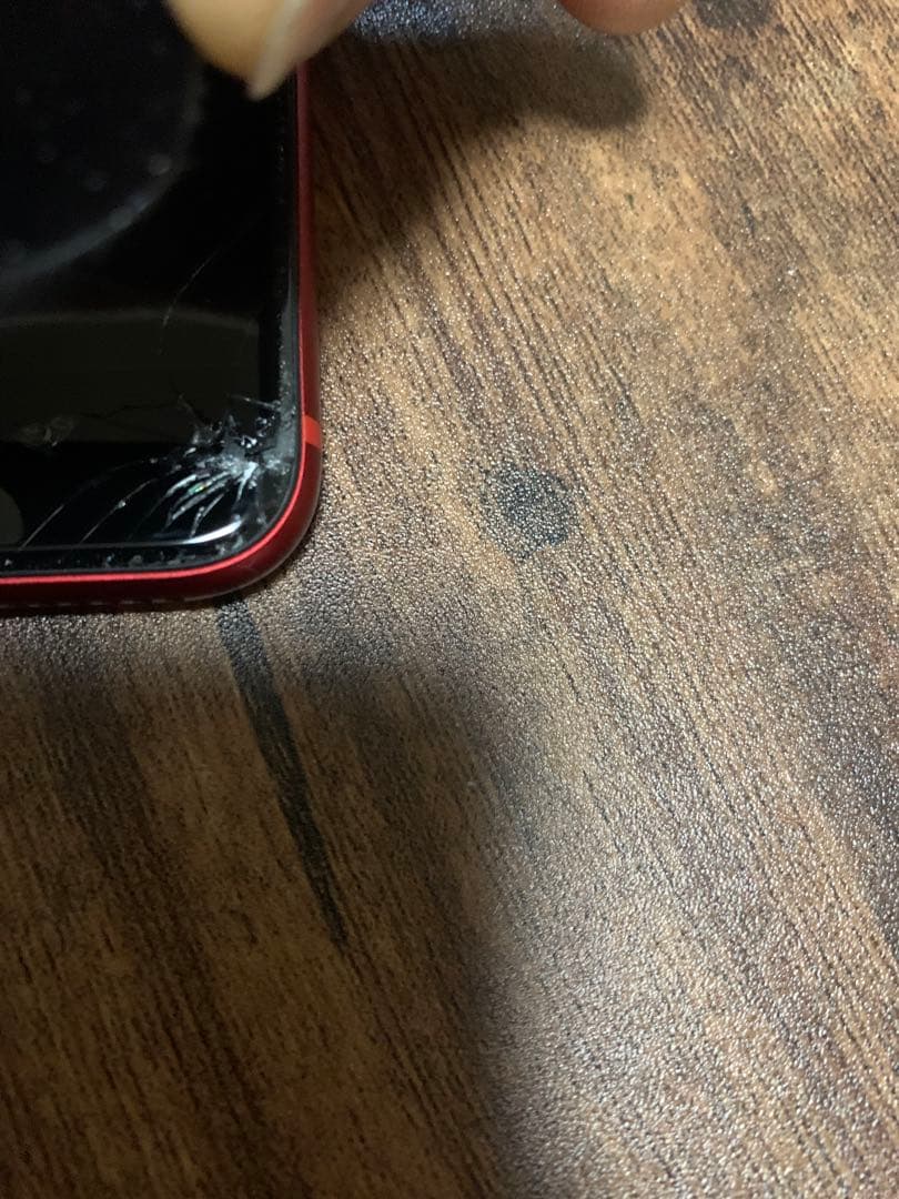 即購入OK iPhone8 アイフォン8 赤 レッド ケース付き スマホ 携帯