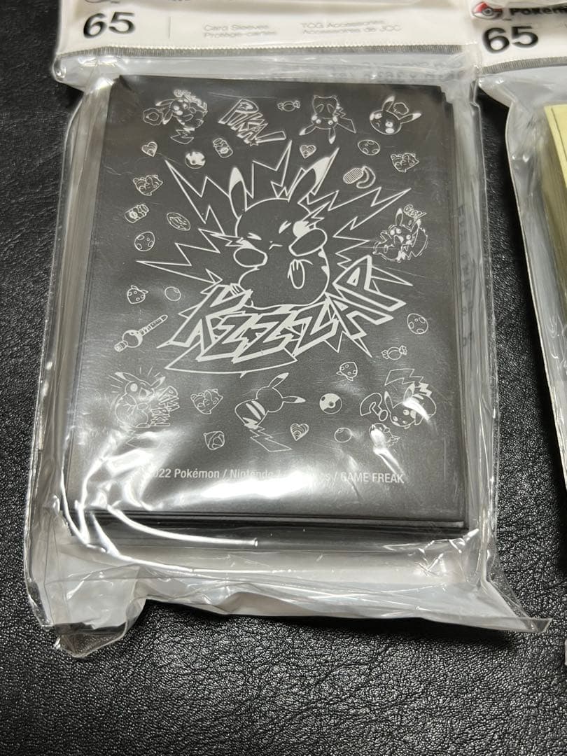 ポケモンカード 海外 ピカチュウ スリーブ 4種セット／新品未開封
